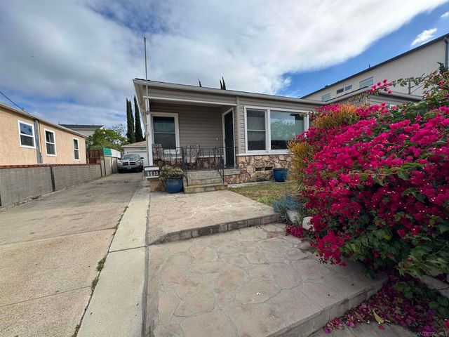 6233 Stewart, San Diego, CA 92115