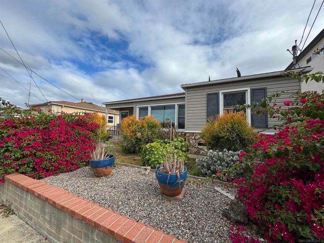 6233 Stewart, San Diego, CA 92115