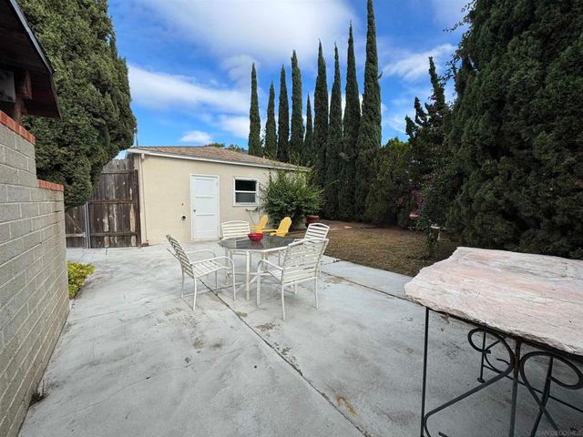 6233 Stewart, San Diego, CA 92115