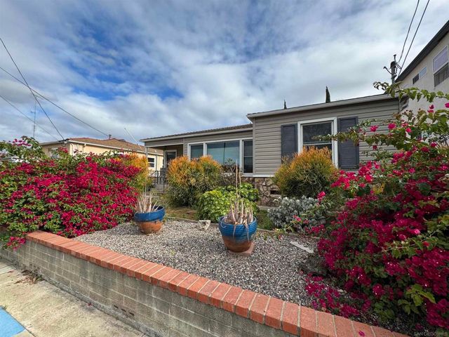 6233 Stewart, San Diego, CA 92115