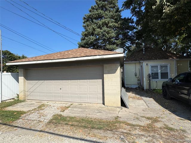 747 Cherry Street, Wyandotte, MI 48192