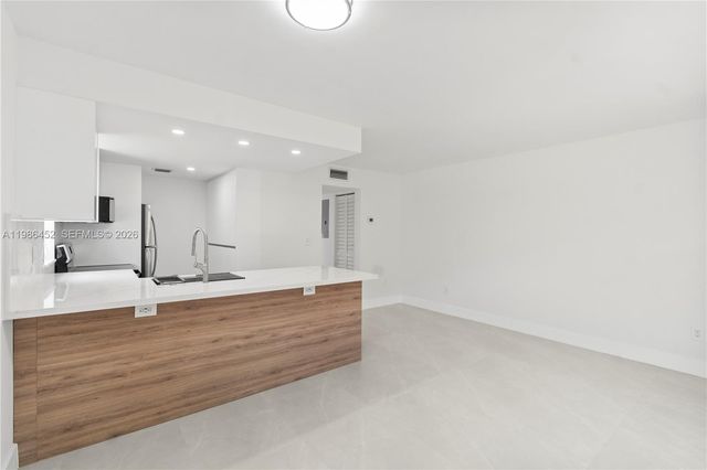 3597 SW 17th St 3597, Miami, FL 33145