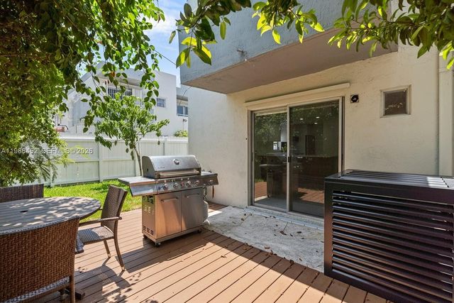 3597 SW 17th St 3597, Miami, FL 33145