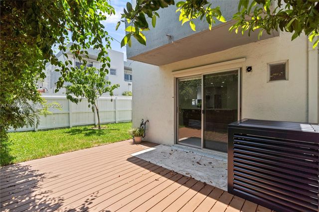 3597 SW 17th St 3597, Miami, FL 33145