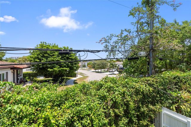 3597 SW 17th St 3597, Miami, FL 33145