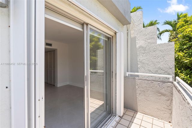 3597 SW 17th St 3597, Miami, FL 33145