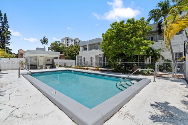 3597 SW 17th St 3597, Miami, FL 33145