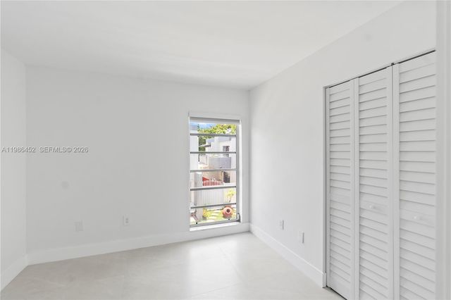 3597 SW 17th St 3597, Miami, FL 33145