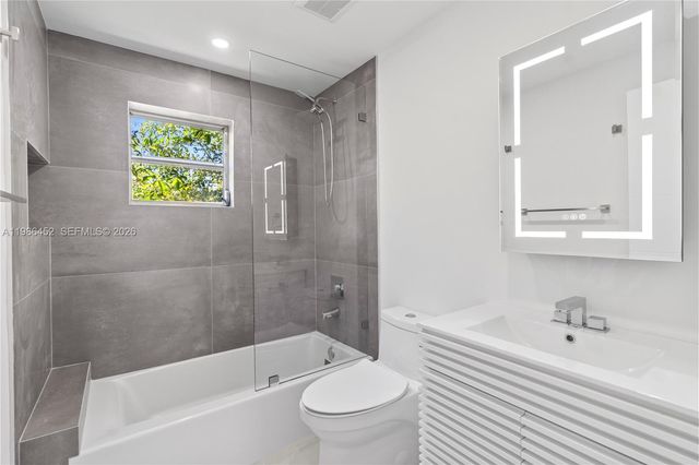 3597 SW 17th St 3597, Miami, FL 33145