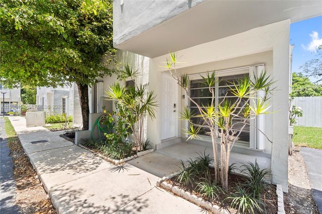 3597 SW 17th St 3597, Miami, FL 33145