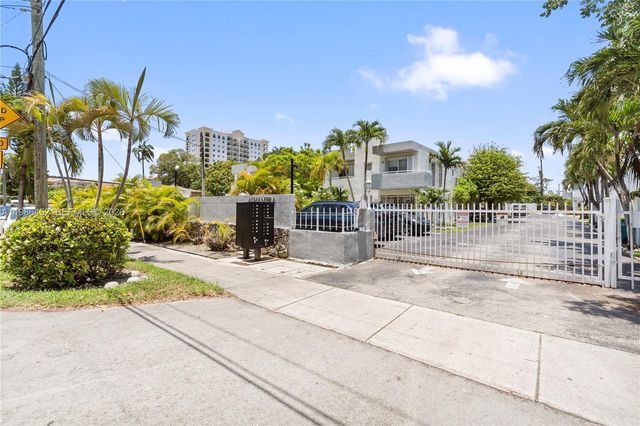 3597 SW 17th St 3597, Miami, FL 33145