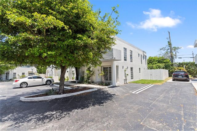 3597 SW 17th St 3597, Miami, FL 33145