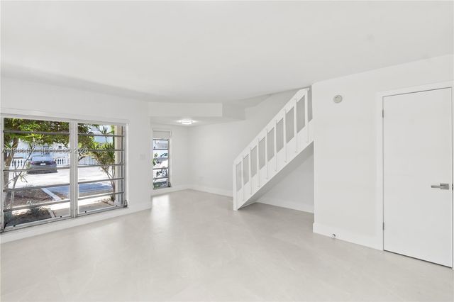 3597 SW 17th St 3597, Miami, FL 33145