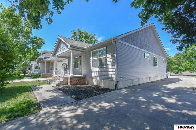 3313 S 40th Street, Lincoln, NE 68506