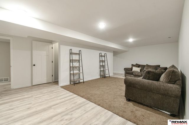 3313 S 40th Street, Lincoln, NE 68506