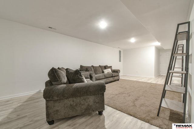 3313 S 40th Street, Lincoln, NE 68506