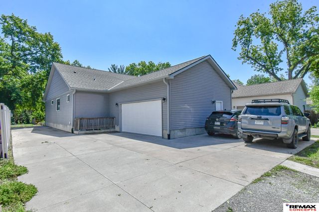 3313 S 40th Street, Lincoln, NE 68506