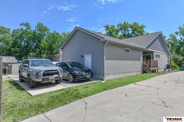 3313 S 40th Street, Lincoln, NE 68506