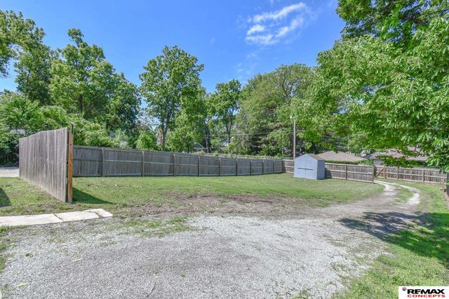 3313 S 40th Street, Lincoln, NE 68506