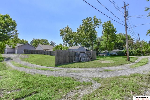3313 S 40th Street, Lincoln, NE 68506
