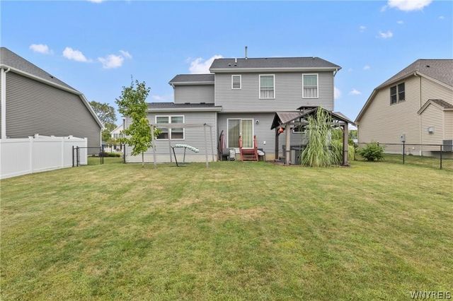 2396 Hobblebush Lane, Hamburg, NY 14085