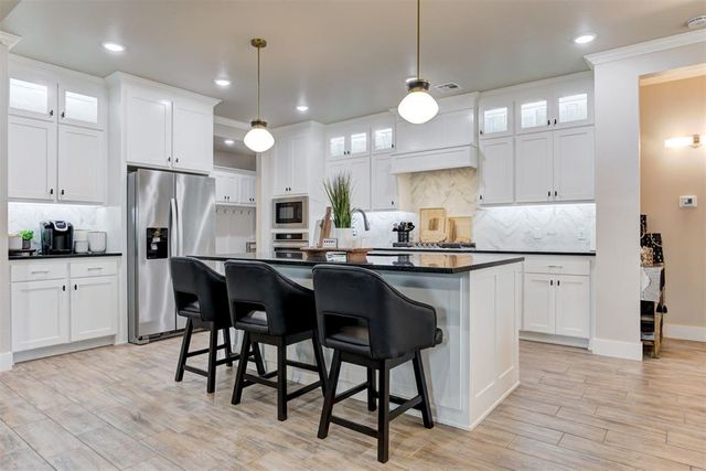 14500 Giverny Lane, Yukon, OK 73099