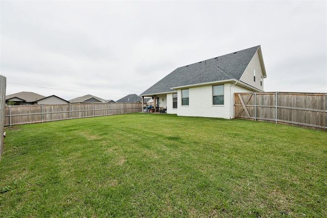 14500 Giverny Lane, Yukon, OK 73099