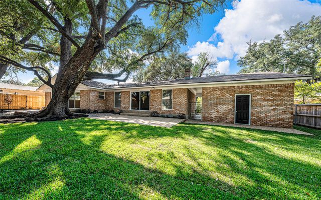 2901 Woodland Drive, Waco, TX 76710