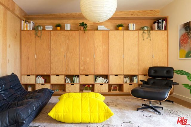 13025 Addison Street, Sherman Oaks, CA 91423