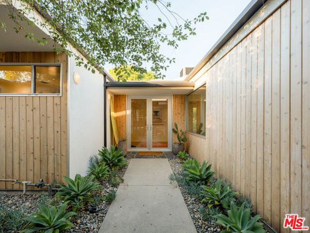 13025 Addison Street, Sherman Oaks, CA 91423