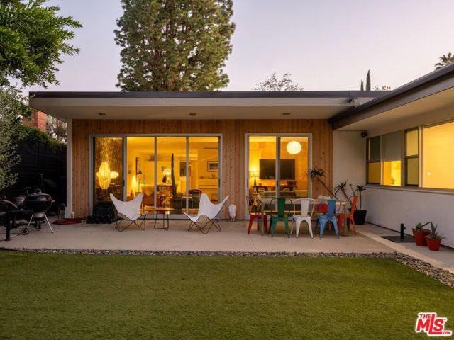 13025 Addison Street, Sherman Oaks, CA 91423