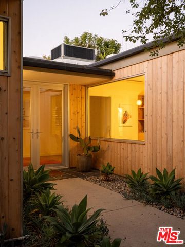 13025 Addison Street, Sherman Oaks, CA 91423