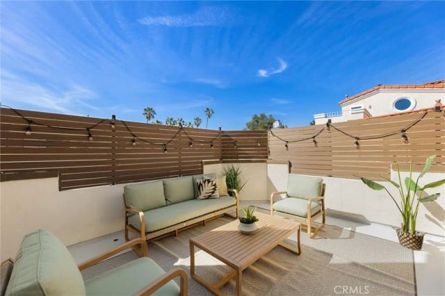 121 S Helberta Avenue A, Redondo Beach, CA 90277