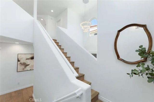 121 S Helberta Avenue A, Redondo Beach, CA 90277