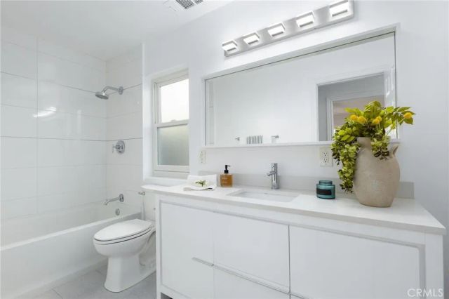 121 S Helberta Avenue A, Redondo Beach, CA 90277