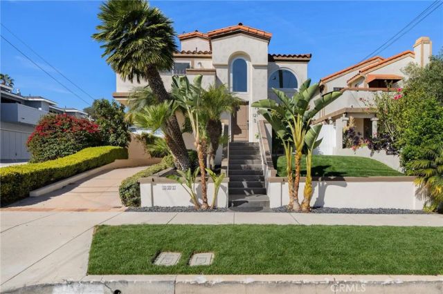 121 S Helberta Avenue A, Redondo Beach, CA 90277