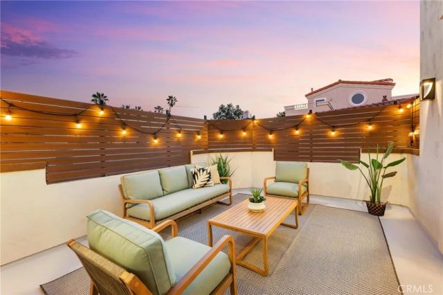 121 S Helberta Avenue A, Redondo Beach, CA 90277