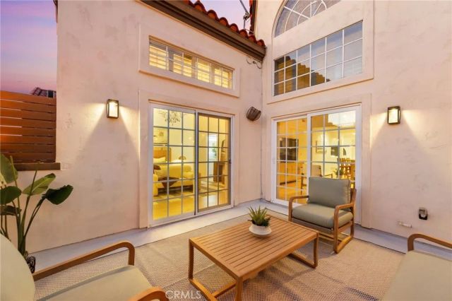 121 S Helberta Avenue A, Redondo Beach, CA 90277