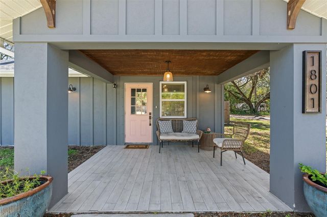 1801 E KNOLLWOOD STREET, Tampa, FL 33610