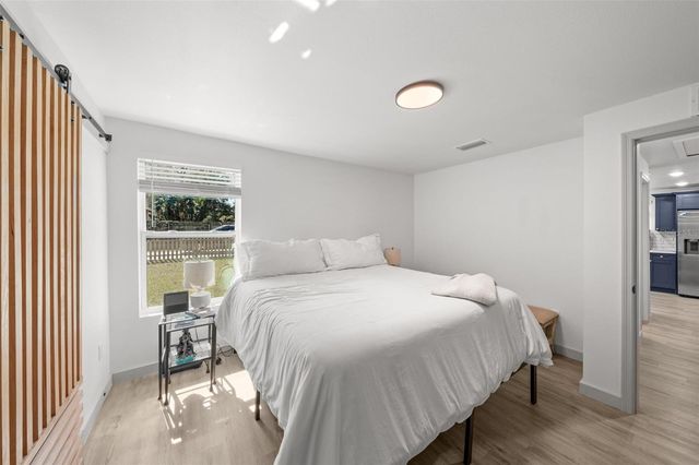 1801 E KNOLLWOOD STREET, Tampa, FL 33610