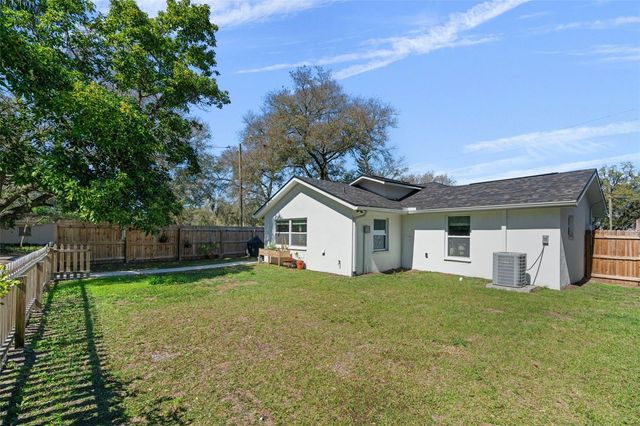 1801 E KNOLLWOOD STREET, Tampa, FL 33610