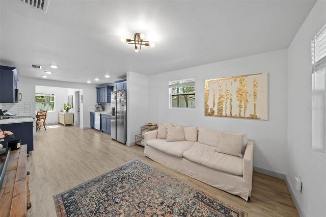 1801 E KNOLLWOOD STREET, Tampa, FL 33610