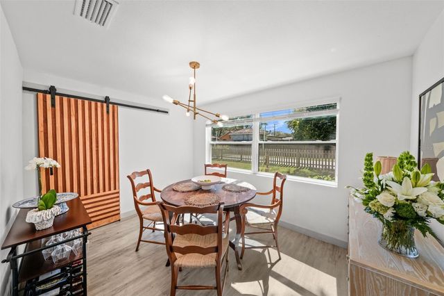 1801 E KNOLLWOOD STREET, Tampa, FL 33610