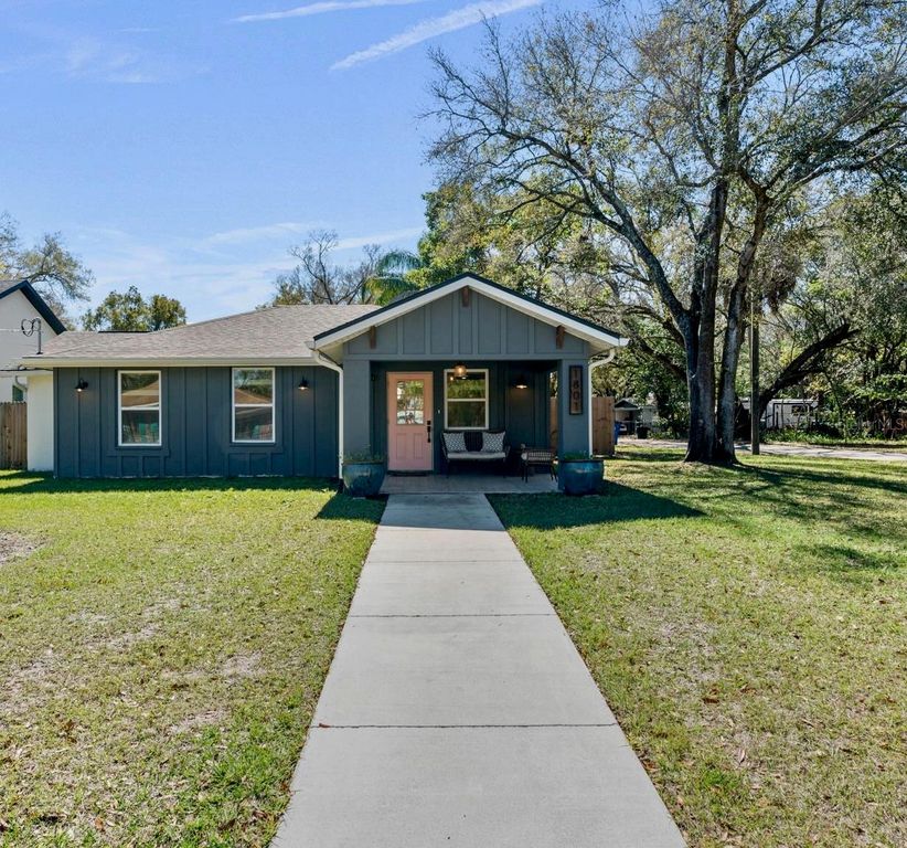 1801 E KNOLLWOOD STREET, Tampa, FL 33610