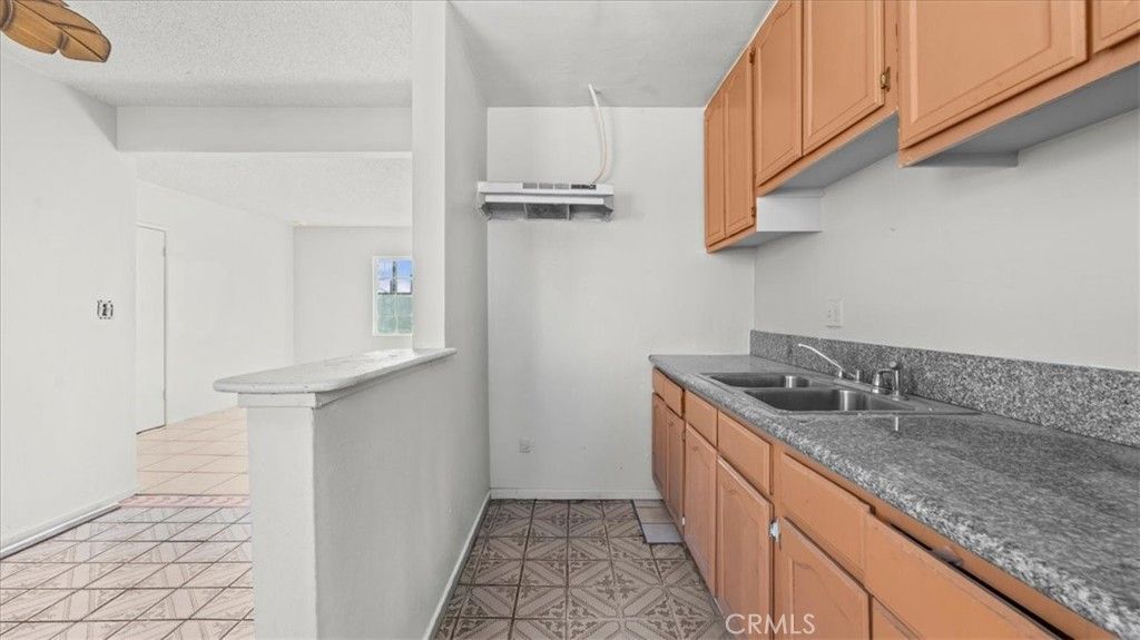 Image 16 of property listing at 1362 E 20th Street, Los Angeles, CA 90011