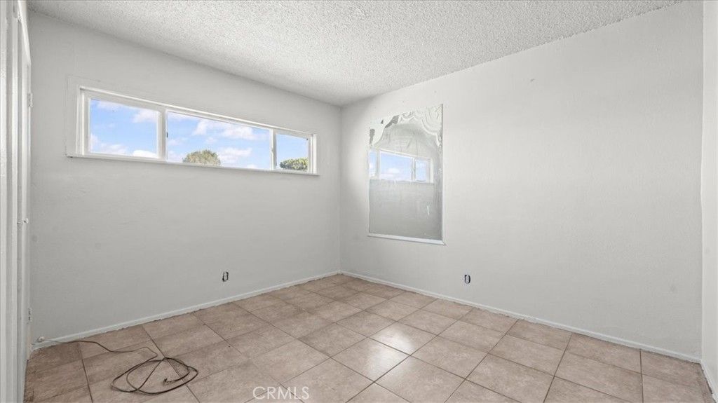 Image 18 of property listing at 1362 E 20th Street, Los Angeles, CA 90011