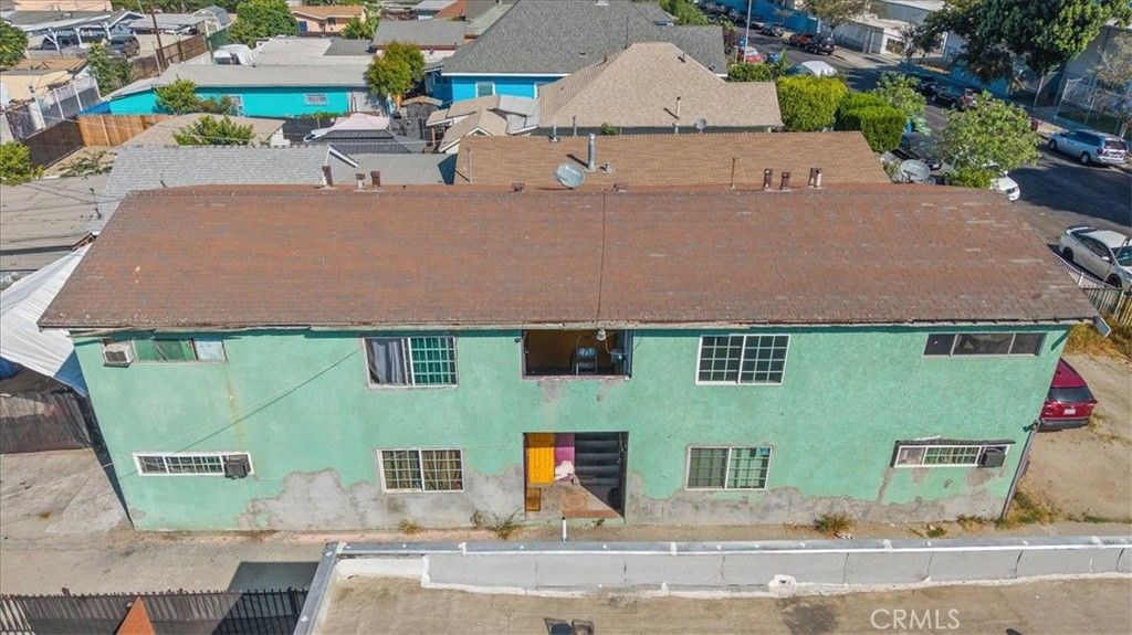 Image 25 of property listing at 1362 E 20th Street, Los Angeles, CA 90011