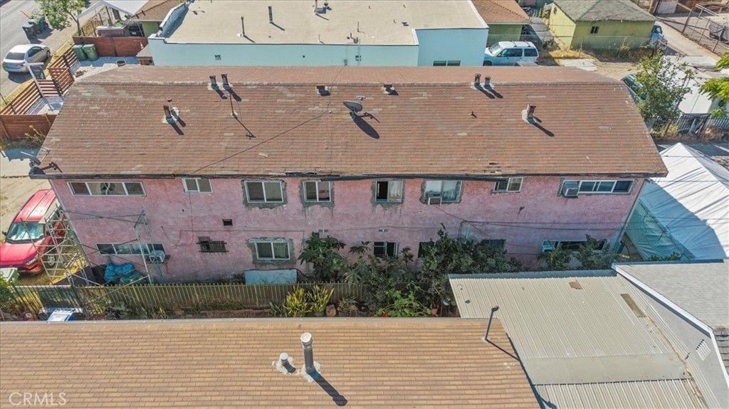 Image 26 of property listing at 1362 E 20th Street, Los Angeles, CA 90011