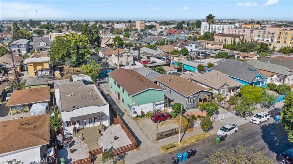 Image 29 of property listing at 1362 E 20th Street, Los Angeles, CA 90011