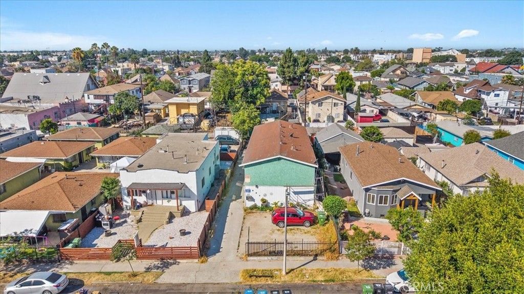 Image 30 of property listing at 1362 E 20th Street, Los Angeles, CA 90011